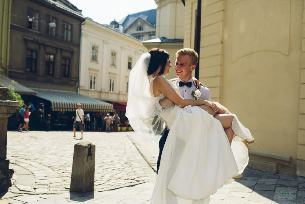 Casamento no exterior é válido no Brasil?