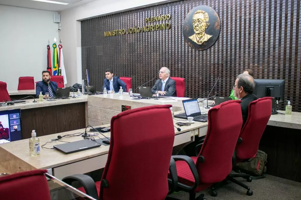 Ex-prefeito de Amparo deve devolver R$ 93 mil por gastos não comprovados com aquisição de gêneros alimentícios