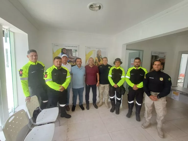 Parceria entre PRF e MONTRAN estabelecem ações de fiscalização e monitoramento conjunto em Monteiro (Foto: Governo Federal)