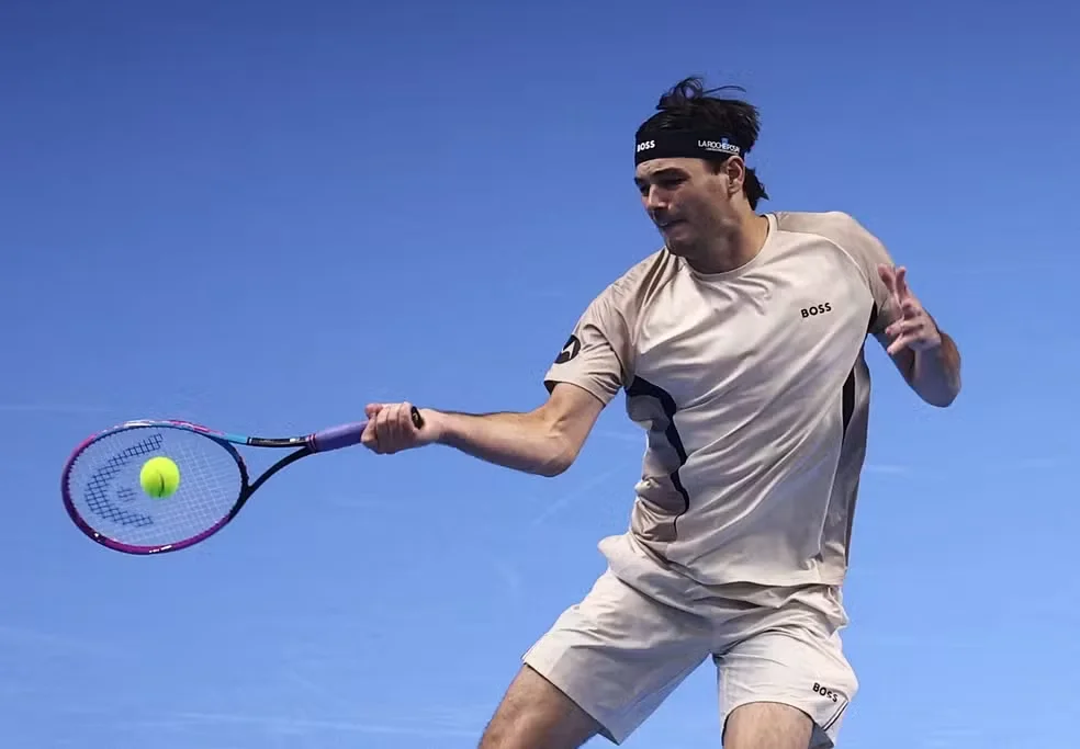 Taylor Fritz faz jogoço contra Alcaraz, mas leva virada no ATP Finals 2025