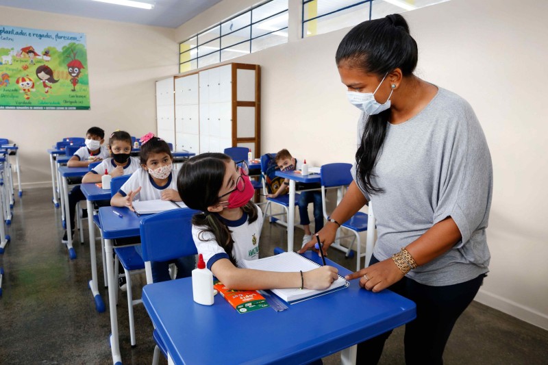 Professores da rede pública podem se inscrever em pós-graduação gratuita até dia 2 de maio