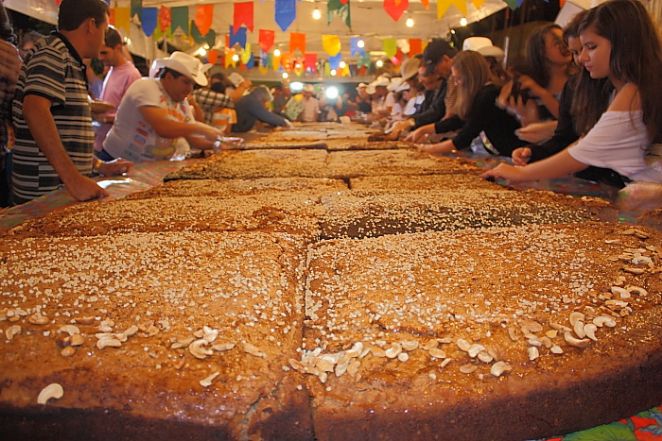 Comidas gigantes ganham as ruas de Caruaru no São João 2022 