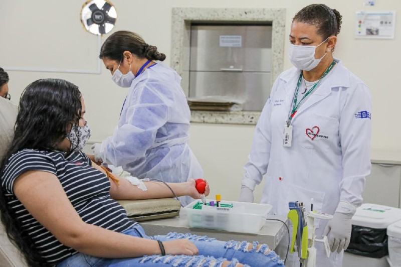 Com o apoio do serviço móvel do Hemobus, o banco de sangue público intensifica o ritmo das doações - Foto por: Secom | MT