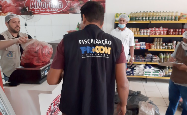 Ação conjunta impediu que 221 produtos com o prazo fora da validade fossem comercializados - Foto: Governo do Tocantins