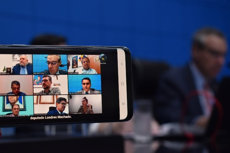 Você pode acompanhar os eventos ao vivo por diversos canais digitais