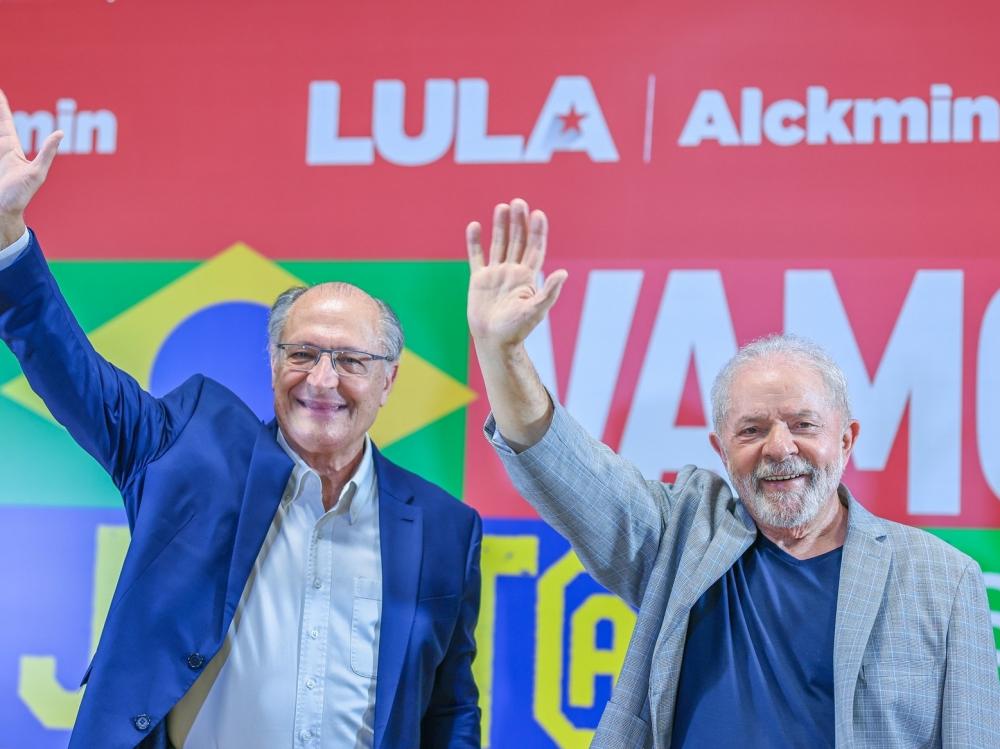 Chapa Lula-Alckmin registra candidatura no TSE