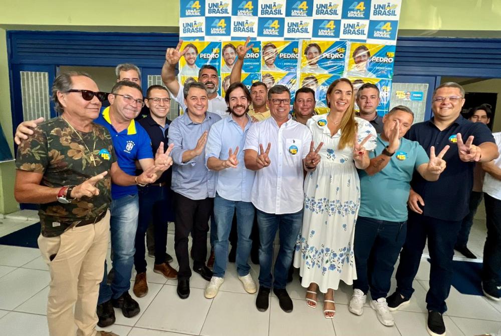 Prefeito Vitor Hugo, de Cabedelo, anuncia apoio a Pedro Cunha Lima