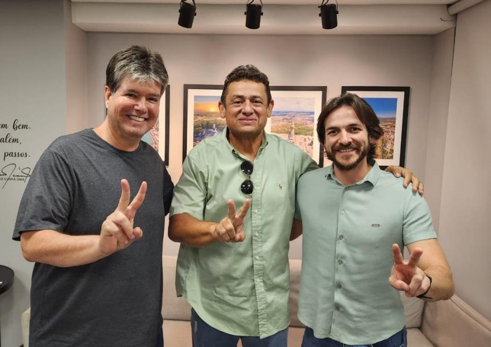 Ao lado de Ruy, Walber Virgolino anuncia apoio a Pedro Cunha Lima ao Governo da Paraíba
