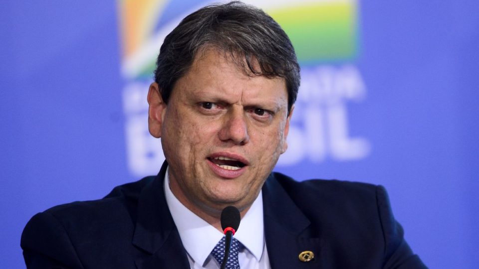 Tarcísio de Freitas sofre atentado em Paraisópolis