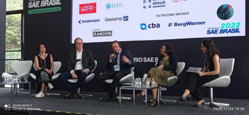 Prefeito Dalmy palestrou ao lado de ao lado de Angélica Benatti, Luciano Resner, Marieta Colucci, Marina Vasarini e Silvia Tizzie (Foto: Ascom Prefeitura de Alcinópolis)