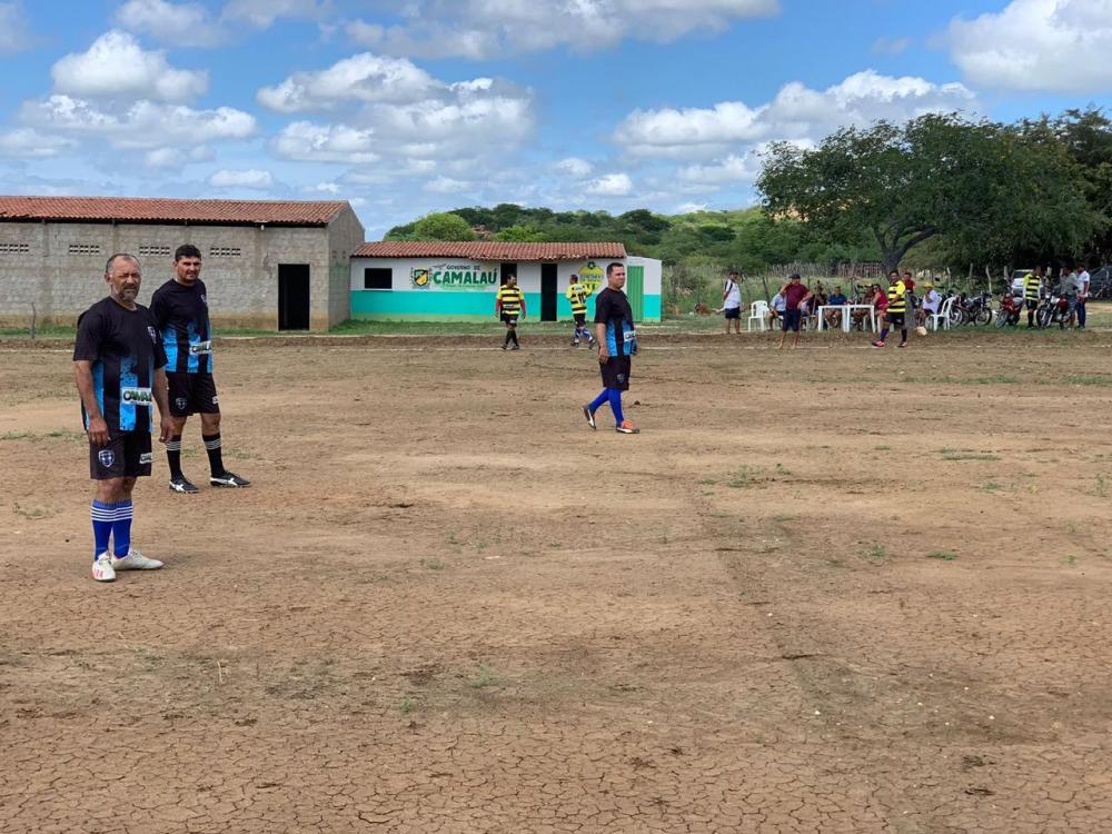 Prefeito Bira Mariano inaugura novo vestiário do sítio Barra em Camalaú