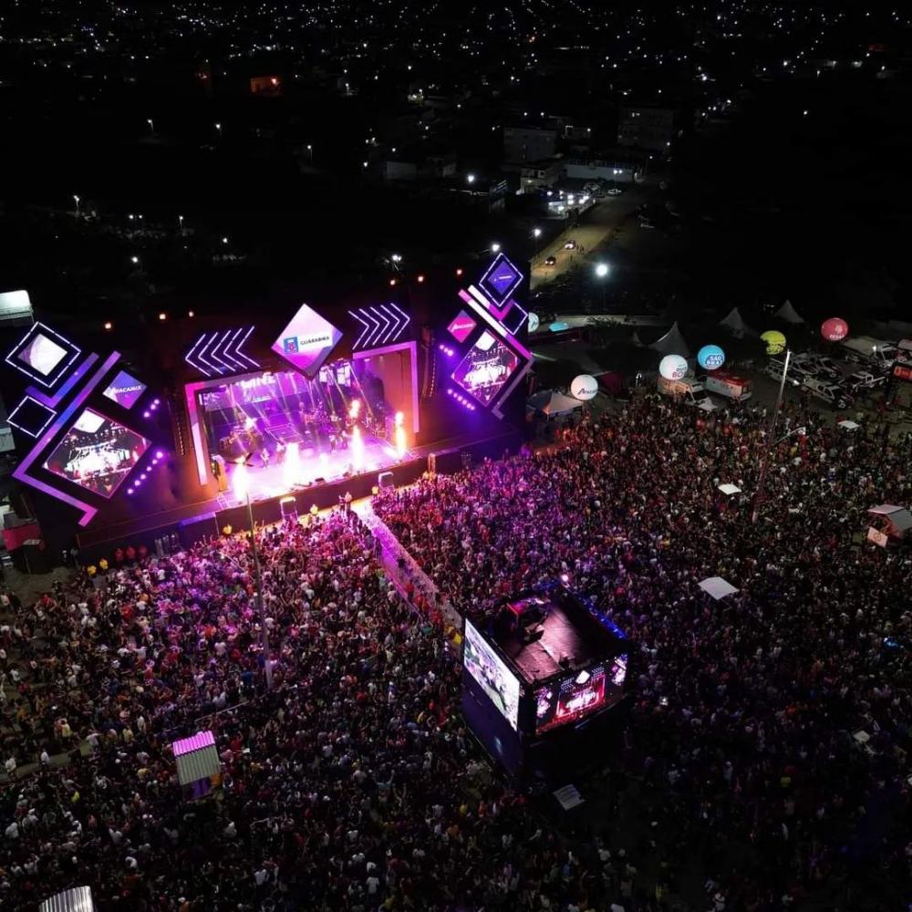 Calcinha Preta, Léo Santana e Taty Girl agitam a segunda noite de shows na Festa da Luz 2023 