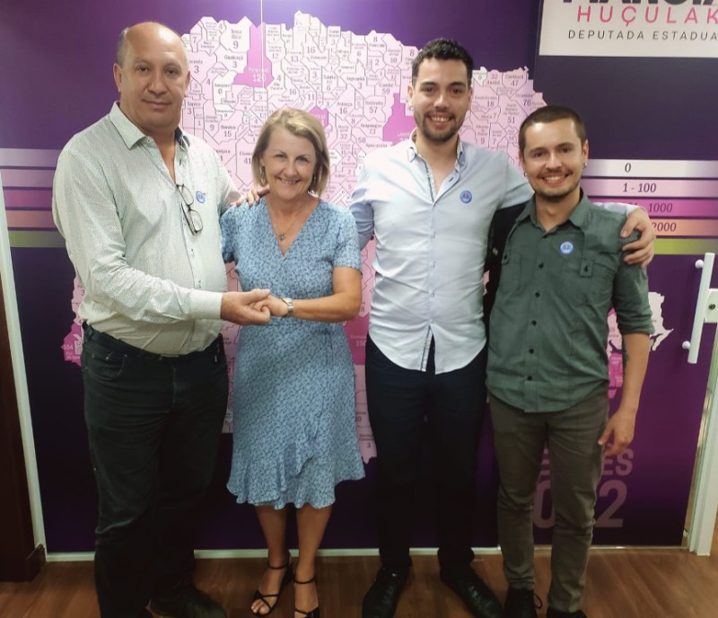 Deputada Márcia Huçulak (PSD) debate pautas da diversidade com Grupo Dignidade. / Créditos: Simone Muniz