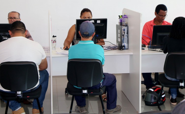 Interessados nas vagas precisam estar com seus dados atualizados no Sine - Foto: Alexandre Alves/Governo do Tocantins