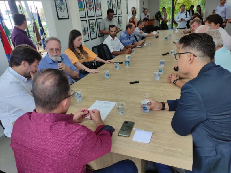 Debate ocorreu nesta quinta-feira (9) em reunião na Associação dos Municípios do Médio Paranapanema (Amepar) / Créditos: Divulgação