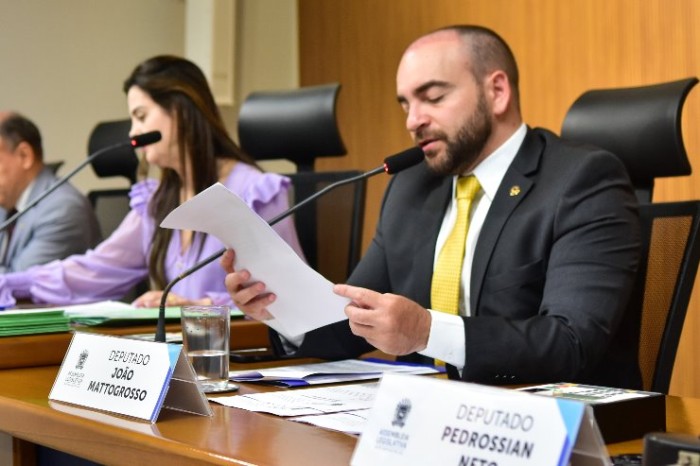 Parlamentar também apresentou parecer de outros três projetos de lei na reunião desta quarta-feira (22)