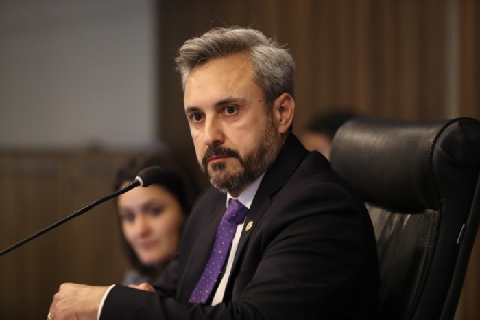 “Com esse projeto, proponho a alteração a Lei nº 19.130 de 25 de setembro de 2017 possibilitando o reforço da segurança em todas as escolas públicas estaduais”, destaca o parlamentar. / Créditos: Valdir Amaral/Alep
