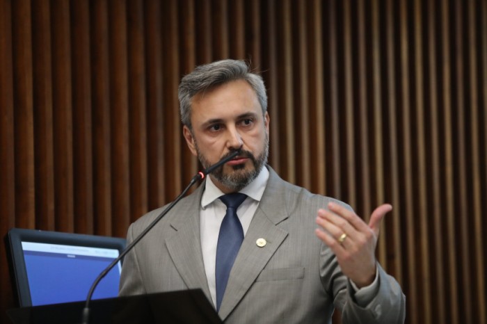 Encontro promovido pelo deputado Fabio Oliveira receberá representantes do Poder Executivo e da sociedade civil organizada. / Créditos: Orlando Kissner/Alep
