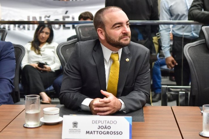 Deputado também apresentou solicitações de melhorias para o trânsito e iluminação da Capital