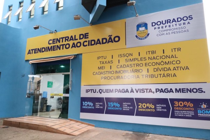 Central de Atendimento ao Cidadão atende contribuintes que queiram quitar os débitos municipais (Foto: Rodrigo Pirola/Prefeitura de Dourados)